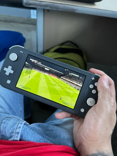 Nitendo Switch lite desbloqueado 64+128gb