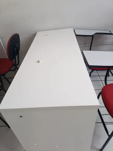Mesa para escritório em madeira