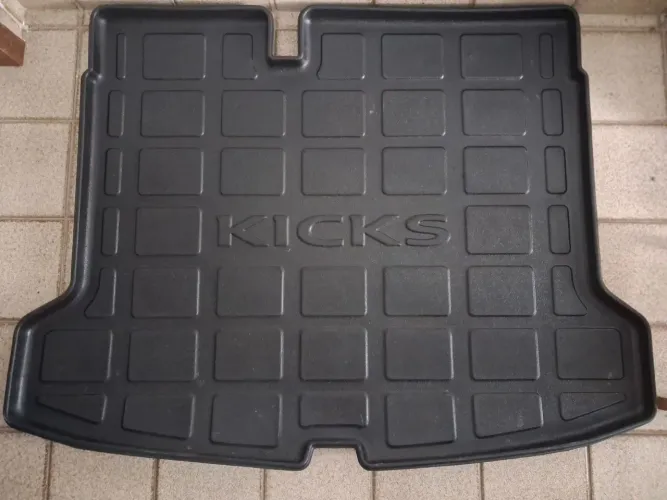VENDO BANDEJA/TAPETE DA MALA DO KICKS, KICKS PLAY E NOVO NISSAN KAIT