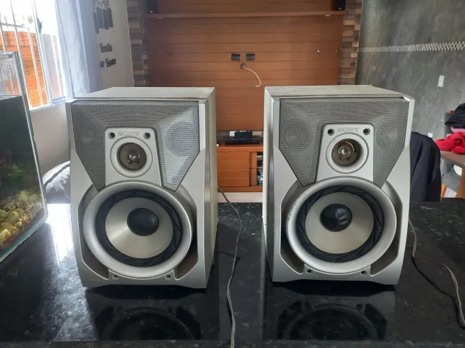 Par de Subwoofer da Sony usado em perfeito estado de 08 OWNS, aceito propostas.