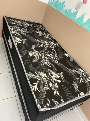 Vendo cama de solteiro