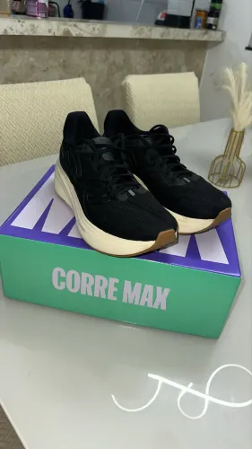 TENIS OLYMPIKUS CORRE MAX