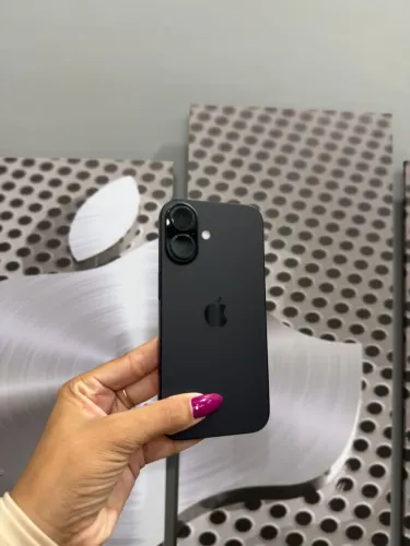 iPhone 16 PRETO 256GB- muita memória e fotos com qualidade incrível 