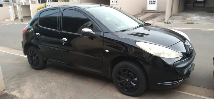 Peugeot 207 XR 1.4 Flex 8V 5P 2011