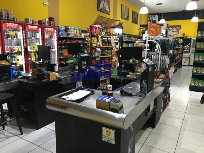 Empório de Alimentos à Venda em Itupeva-SP, Bairro Jardim Primavera: 2 Salas, 2 Banheiros,