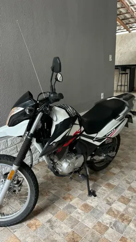 Vendo moto quase nunca usada