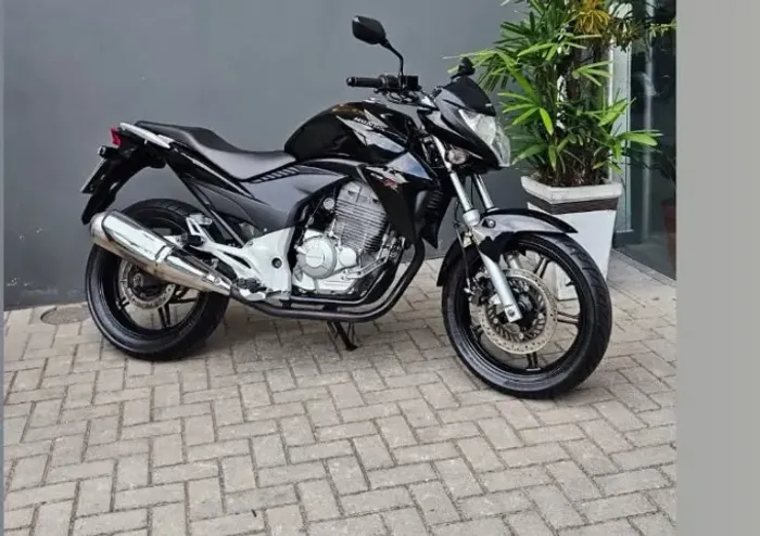 Vende - se CB300r