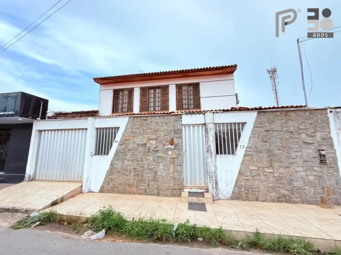 Casa disponível para locação comercial ou residencial