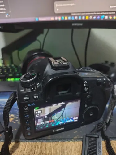 Canon EOS 5D Mark III Full Frame + Lente 24-105mm f/4L + Flash + Kit Completo