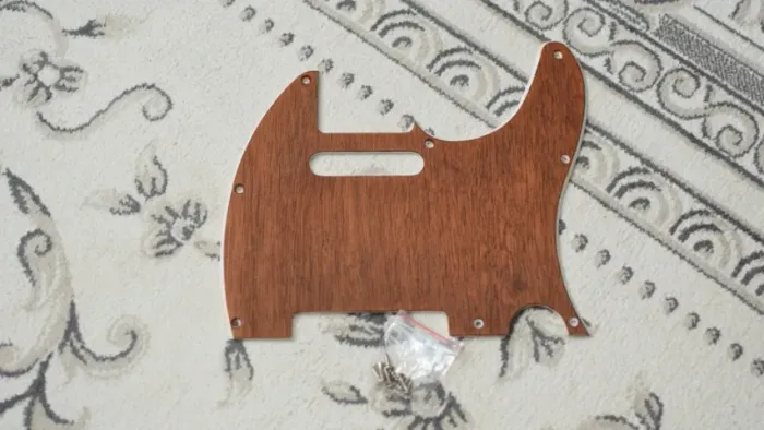 Escudo para guitarra Telecaster laminado em mogno