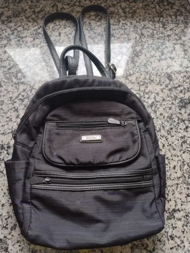 Mini mochila preta