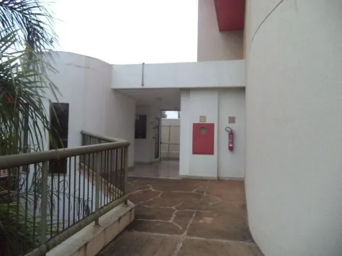 Alugo Prédio Comercial Corporativo com 2.343 m² área privativa, 15 vagas de garagem, no SI