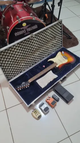 Kit guitarra e set de pedais