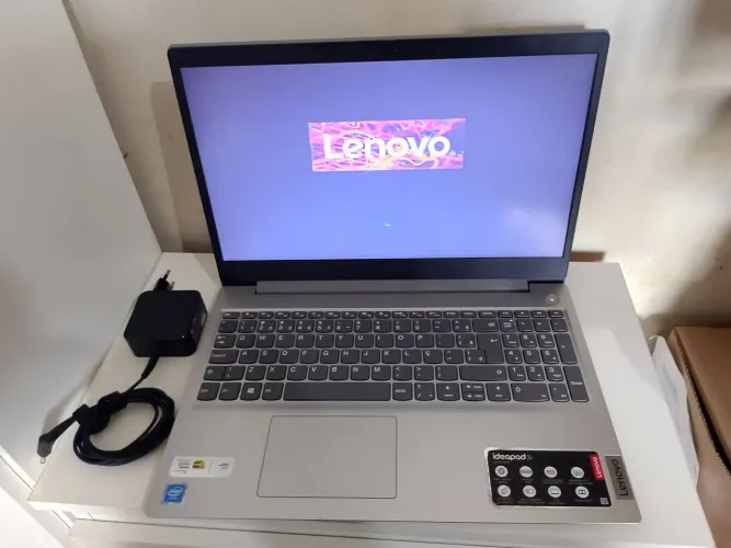 Notebook IdeaPad Ultra Slim Semi novo faço entrega aceito cartão