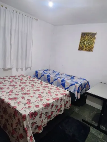 Alugo quarto mobiliado em casa de família (VAGA MASCULINA)
