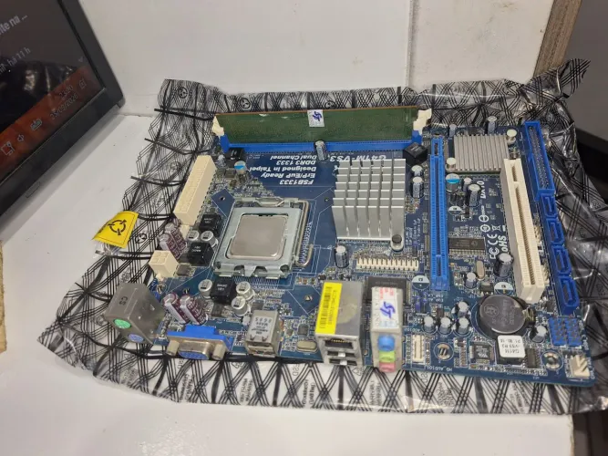 Placa-mãe DDR3 com defeito