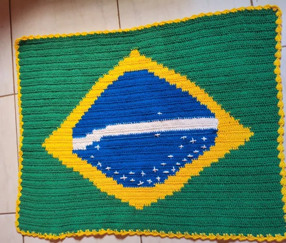 Tapete da seleção brasileira medindo 90cm por 60 cm todo artesanal no crochê sem colagem