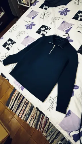 Vendo blusa zíper Renner azul marinho 9/10 com 4 usos apenas