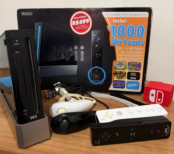 Nintendo Wii CIB Caixa Manuais Encartes 2 controles + Mario Kart e Volante