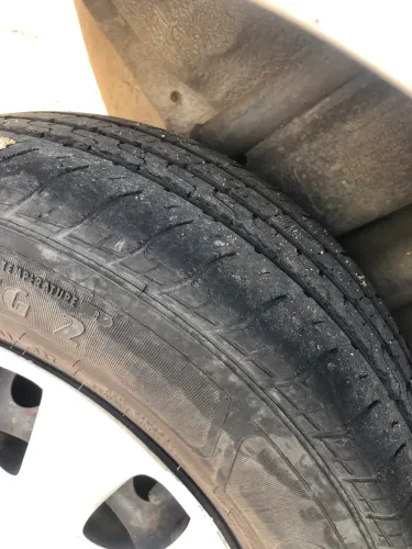 2 pneus Goodyear Aro 13? 175/70R13 82T