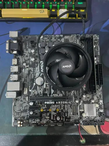 Kit Ryzen 3 2200G, A320M, DDR4 8GB 2666Mhz