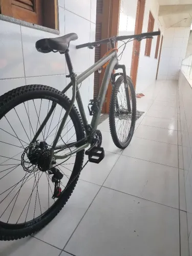 Bicicleta aro 29 semi-nova, preço justo, motivo desapego