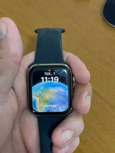 Apple Watch Series 4 44mm Aço Inoxidável - R$ 500