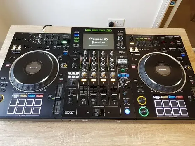 Xdj xz