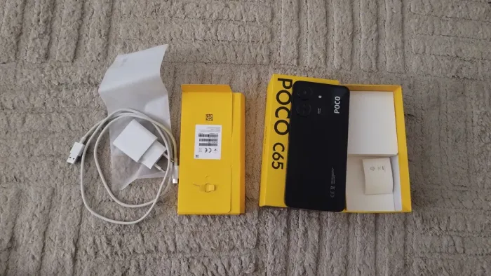 Celular poco