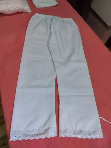 Calça branca de ração