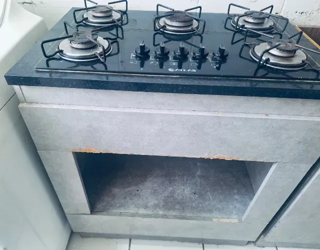 Cooktop com balcão com espaço para forno