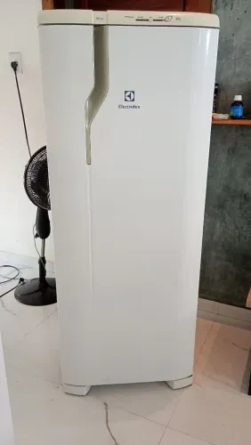 Geladeira Electrolux degelo seco 320 litros