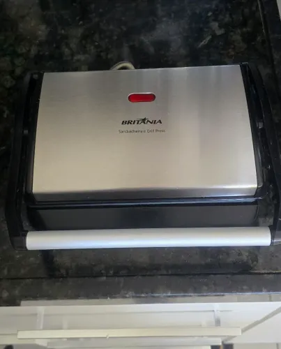 Sanduicheira grill Britânia