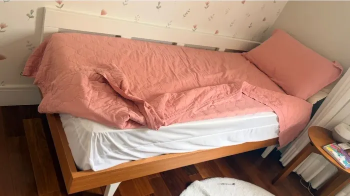 Cama de apoio FARM jequitibá madeira com branco