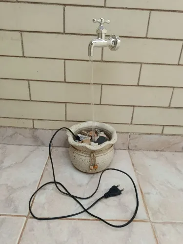 Fonte para gatos bivolt
