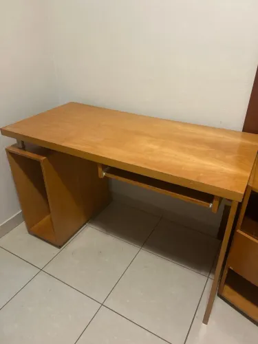Mesa escritório em madeira + móvel