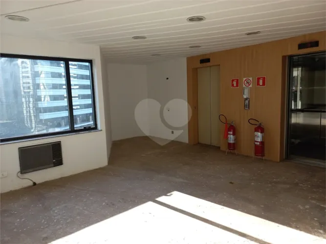 Salas com 1 quartos para locação em Cidade monções - SP