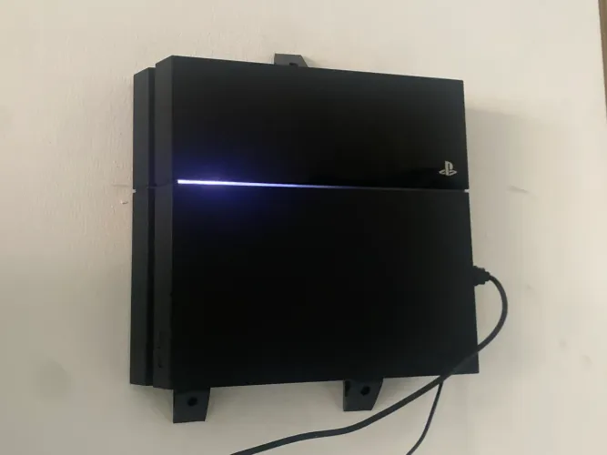 PS4 + 2 controles + carregador ? Ótimo preço!
