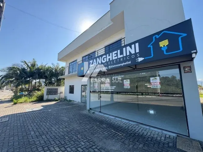 Areia comercial com casa na Barra do Rio Cerro