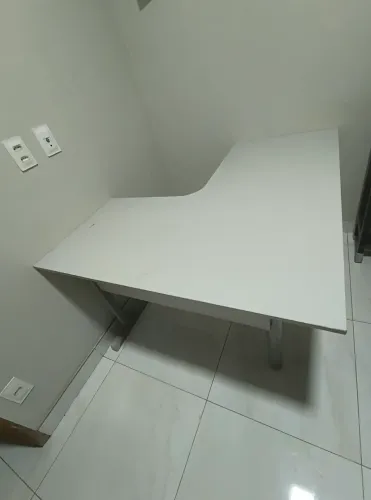 Mesa para escritório ou para estudos 