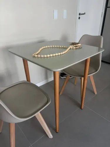 Mesa de jantar laqueada Off white 70x70 (cadeiras nao inclusas)