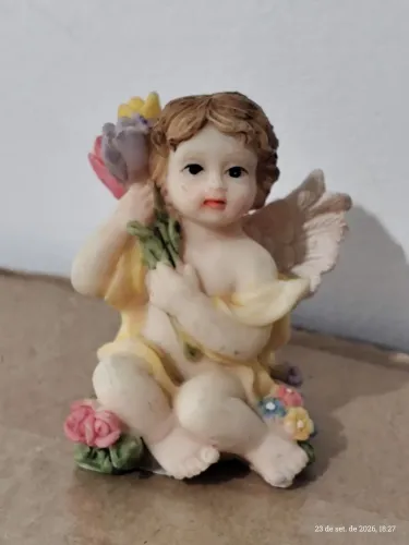 Escultura anjo em resina resistente