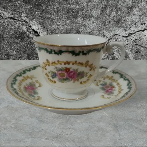 6 Xícaras Antigas Porcelana Jyoto Borda Ouro Delicadas
