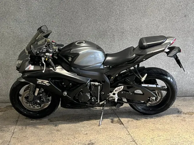 Suzuki Gsx-r750 w srad 2011