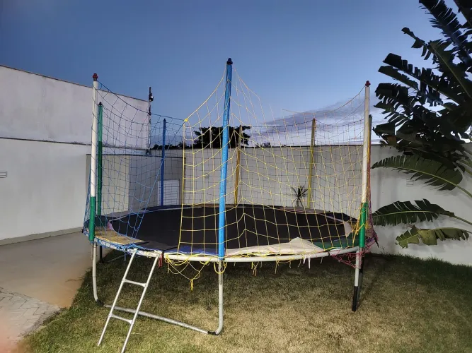 Cama Elástica Pula Pula 4,27m Lona Preta