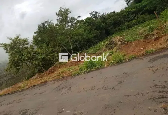 Terreno Residencial à venda em Montes Claros/MG (Bairro Ibituruna)