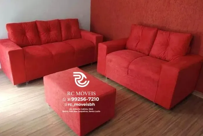Sofá 2 e 3 pessoas com Puff Suede de qualidade D33 Confortável Direto da Fábrica | Frete G