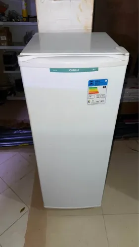 Freezer Consul Vertical 121L