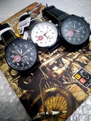 Relógio com pulseira de couro ponteiros menores funcionas na promoção