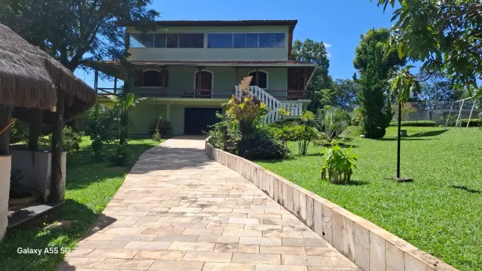 Casa em Condomínio fechado toda mobiliada